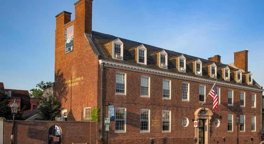 Newport (RI) Crow's Nest Newport Hotel exterior