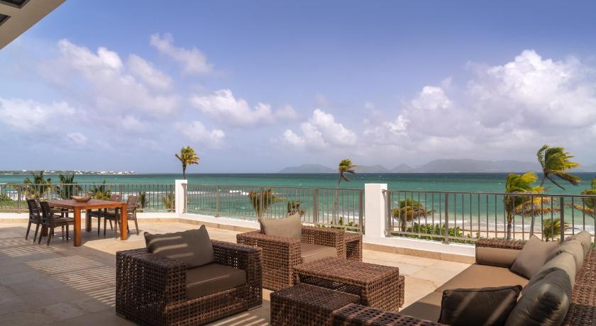 Image of Oceanfront Deluxe Suite - Merrywing Beach 3