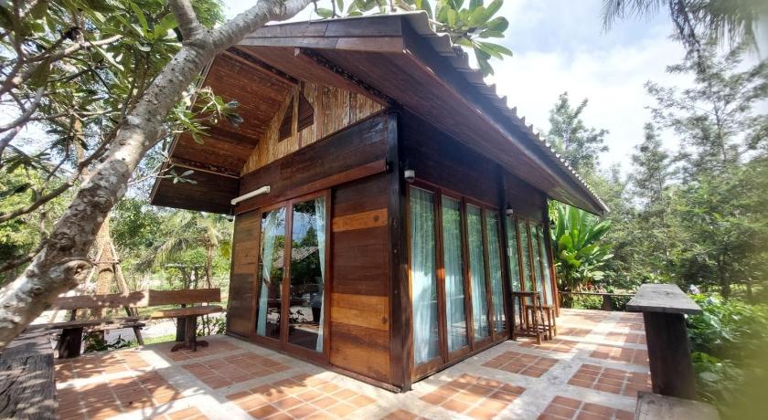 Why Worry Homestay & Café