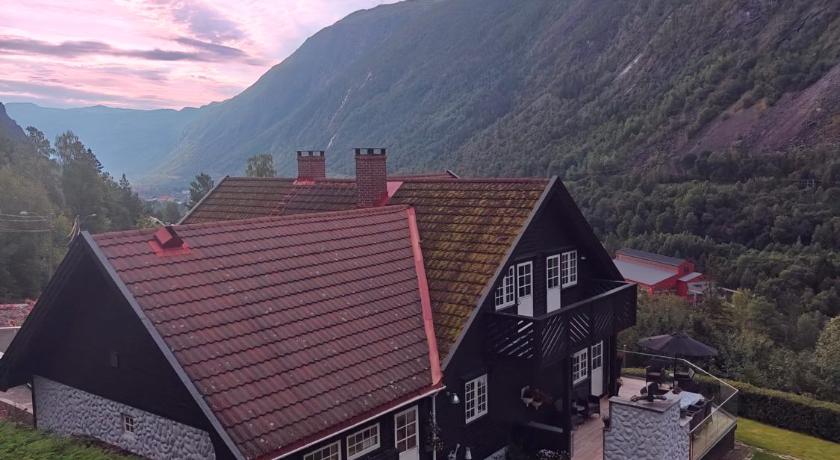Photo of Fritt beliggende stor enebolig med høy standard - Agoda Discount Booking