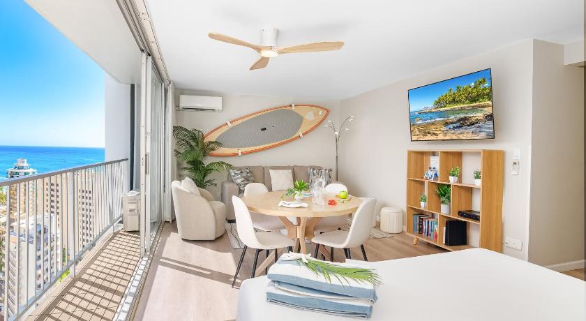 Stylish Waikiki Condo with Ocean View 3Mins to Beach
