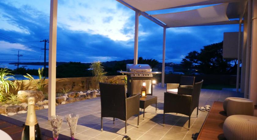 沖縄本島 Cy MOTOBU 4つ星 ゲストハウス レストラン