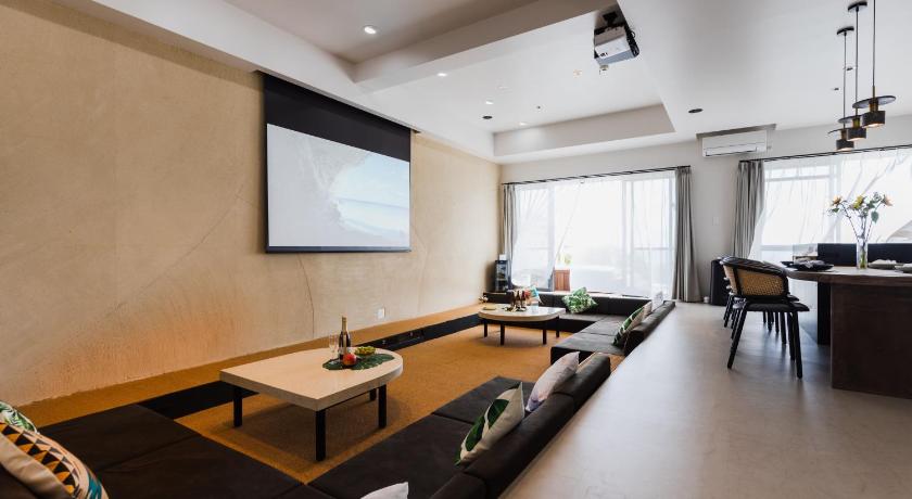 沖縄本島 Cy MOTOBU 4つ星 ゲストハウス プール