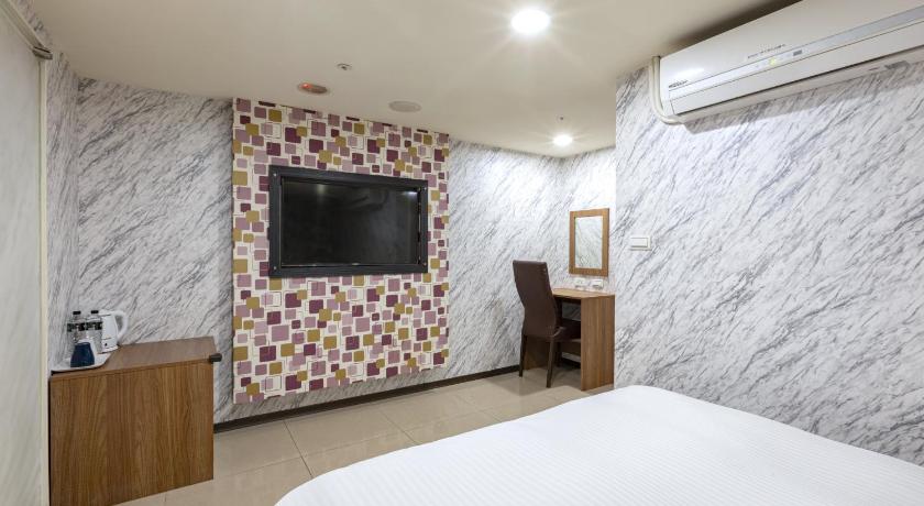 Image of Economy Double Room - No Window 0