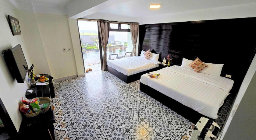 Image of Deluxe City View Family Room 6