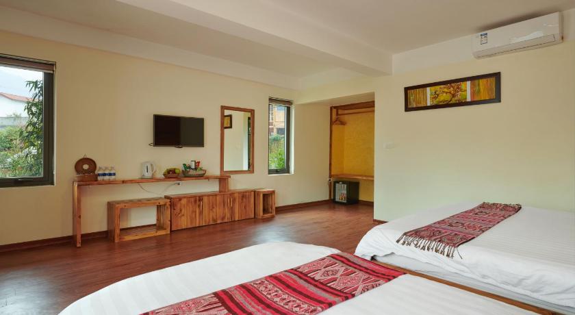 Image of Deluxe City View Family Room 14