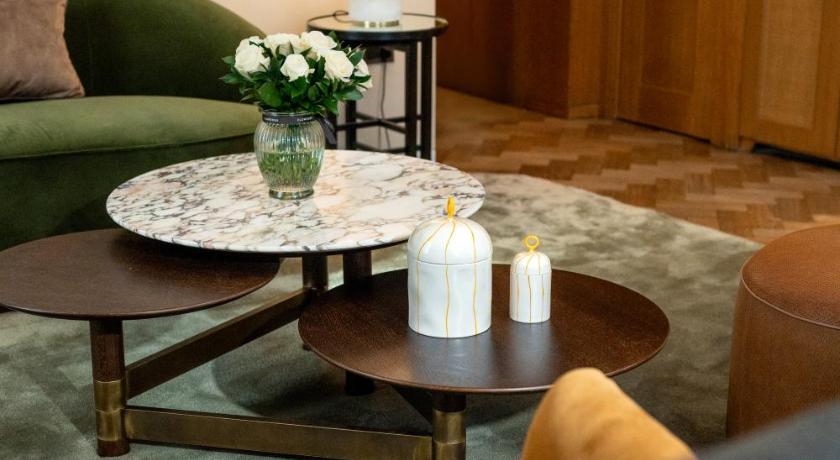 Image of Trafalgar Suite 9