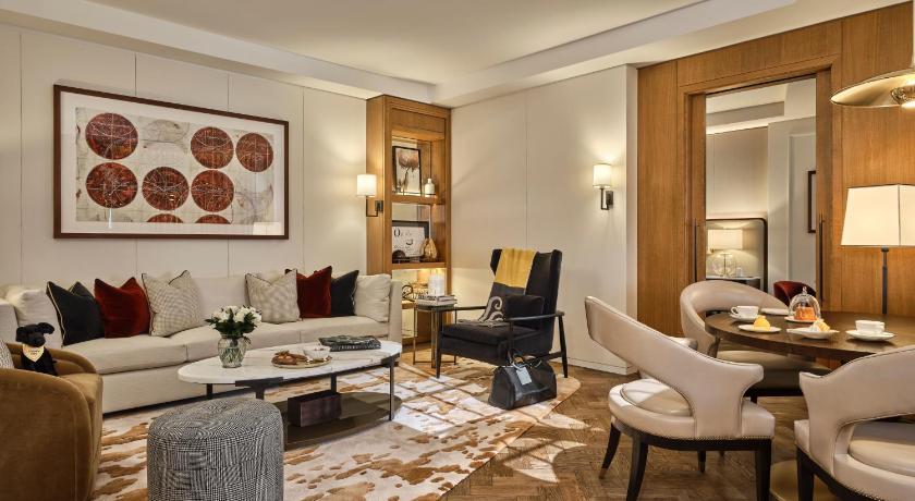 Image of Whitehall Suite 1
