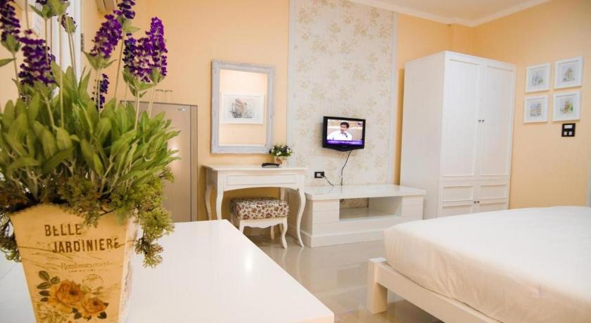 Image of Standard Double Room 6