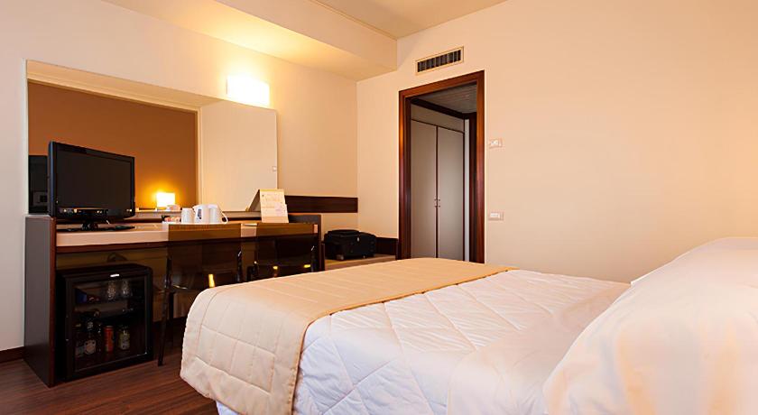 Image of Standard Single Room 1