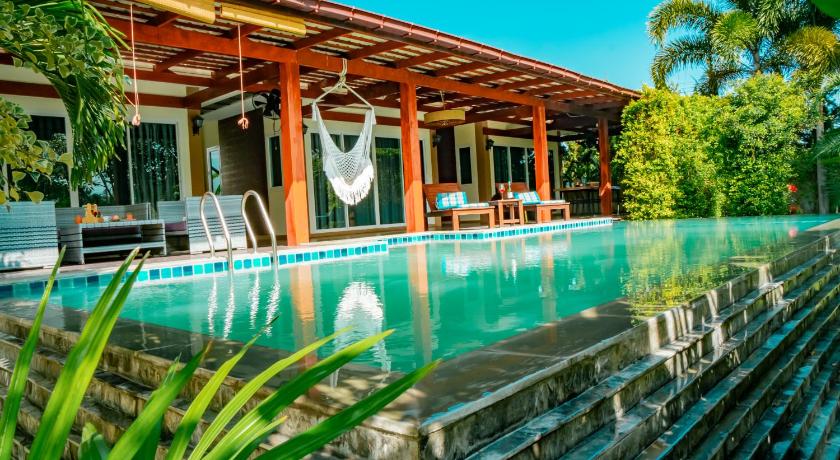 촘통 Farinda Resort & Pool Villa 4성급 호텔 객실