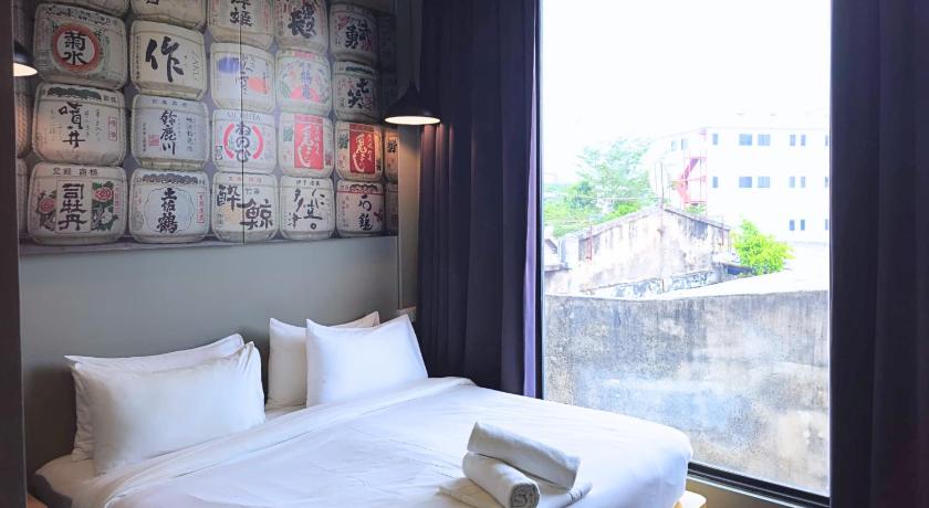 Image of Standard Queen Room 6