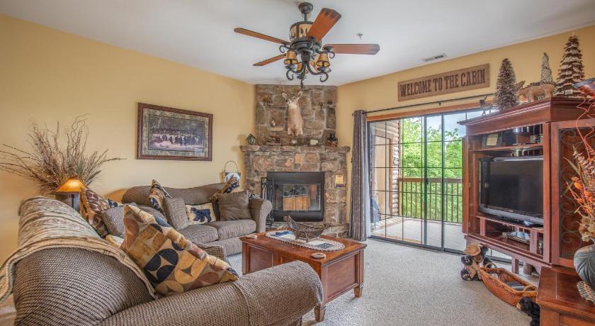 Branson 2BR Village At Indian Point 1907 near SDC - Free Tickets Daily up to $500 4-Star Accommodation suite