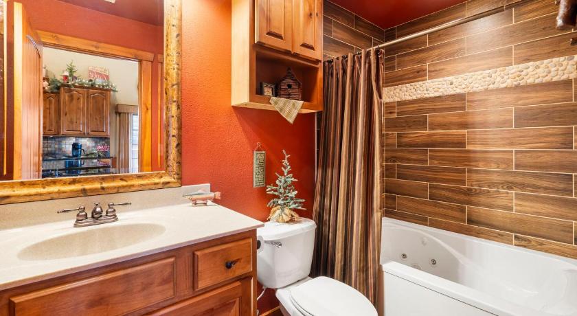 Branson 2BR+Loft Village At Indian Point 1712 near SDC -Free Tickets Daily up to $500 4-Star Accommodation pool