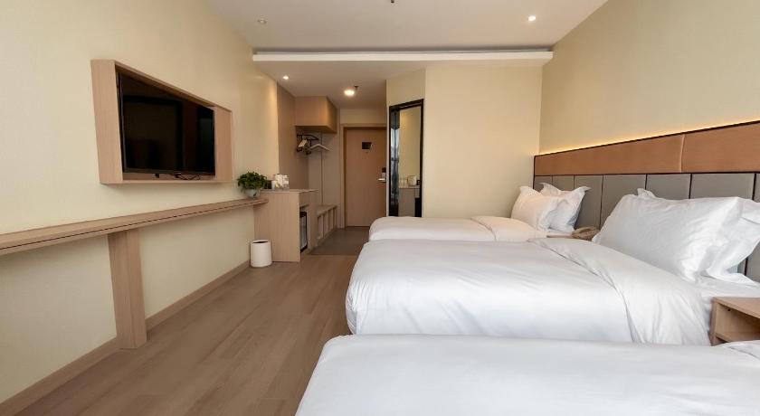 Image of Triple Bed Room 5