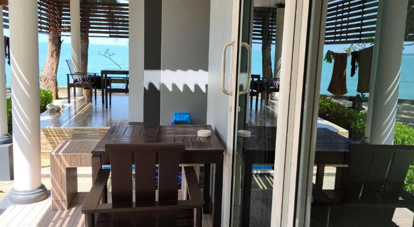 Maenam Villa Hotel - image 7