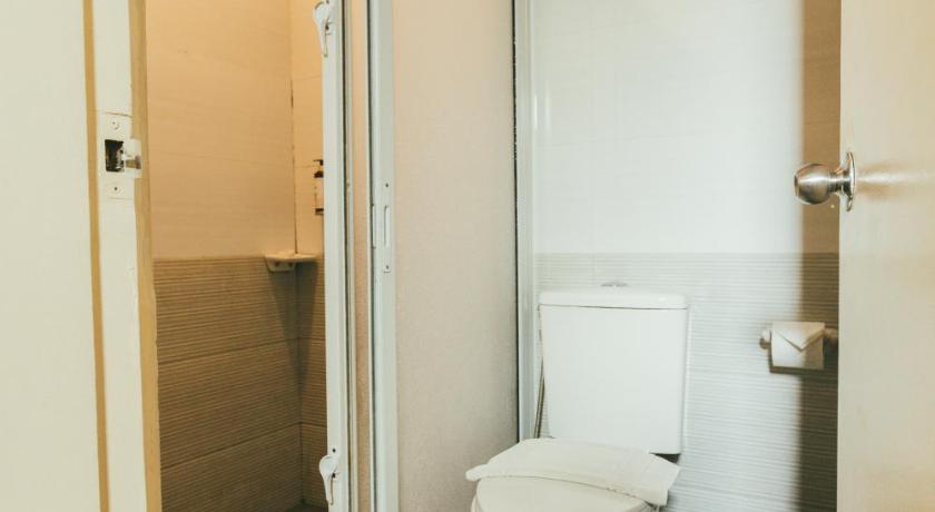 Image of Standard Room Twin Bed 10