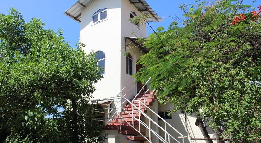 The Finch House (La Casa del Pinzon) photo