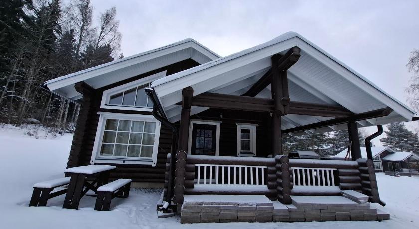 Smaller Aijanhonka Cottage