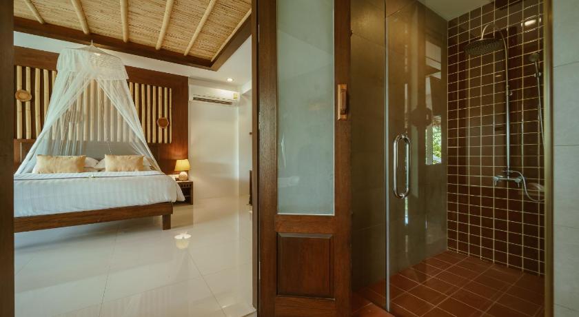 Image of Grand Pond View Room 2