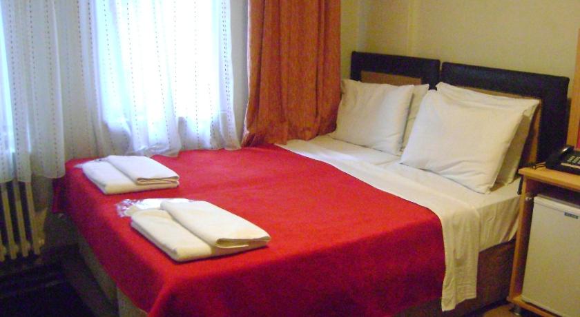 Hotel Ay photo