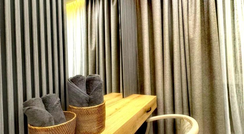 Image of Executive Suite 17