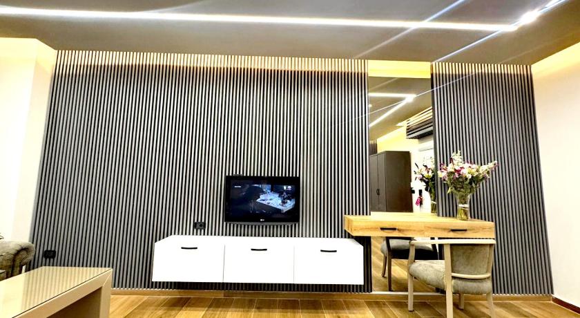 Image of Deluxe Family Suite 10