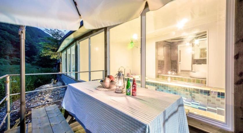 加平 Gapyeong Aqua Valley Poolvilla 1つ星 ホテル 客室