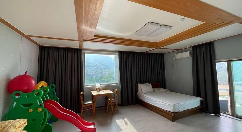 蔚山 Ulsan Yeongnam Alps Sandia Oncheon 3星级 民宿 泳池