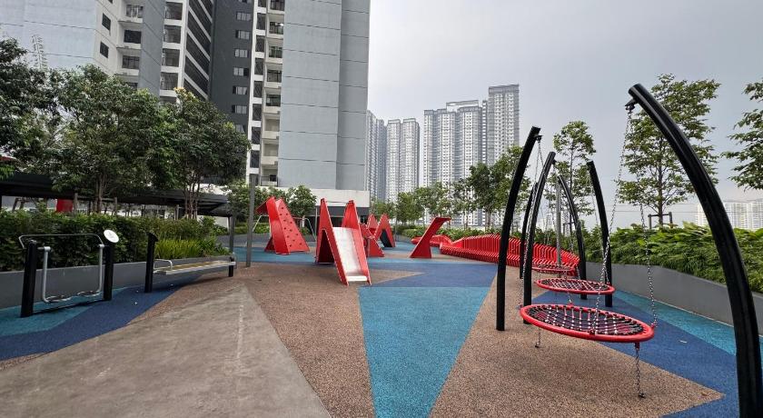 Elegant 3-Bedroom Fully Air-Con @ Vista Sentul - image 13