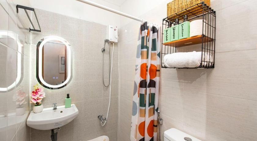 Modern Comfort at Unit 105 - Self Check-in - image 12