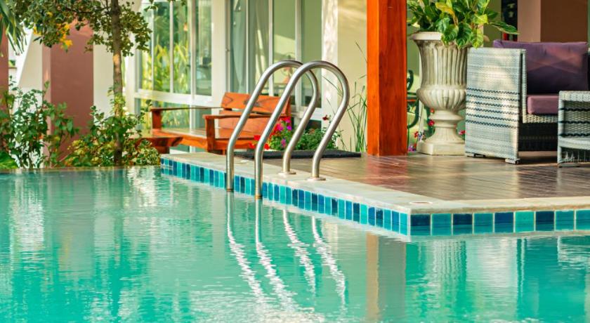 촘통 Farinda Resort & Pool Villa 4성급 호텔 레스토랑