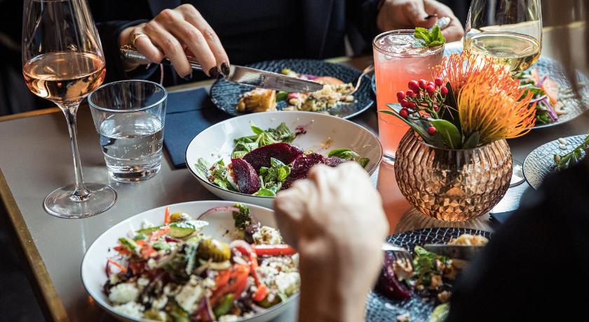 ベルリン Hotel AMO by AMANO Friedrichstraße 3つ星 ホテル レストラン