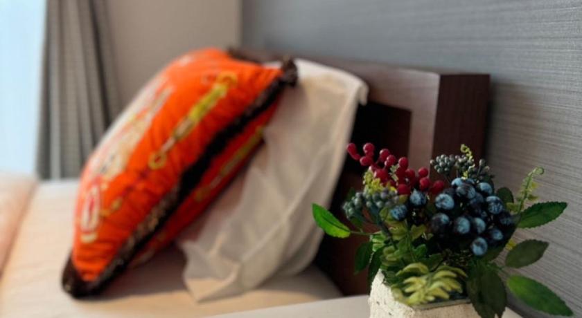 大阪 marron home 大阪 2つ星 シングルルーム ロビー