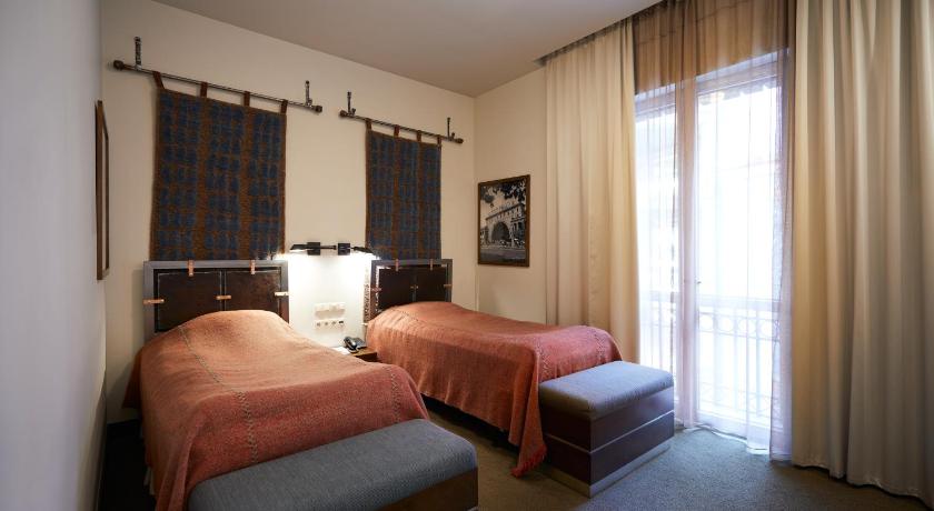 Image of Standard Twin Room 1