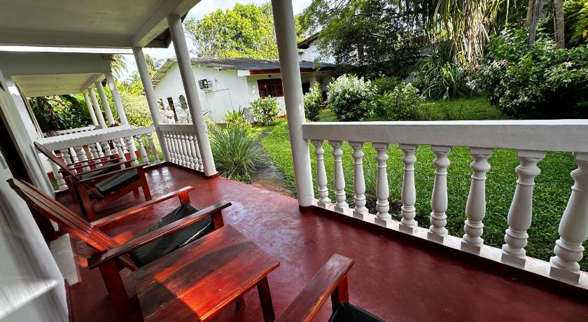 Vidisa Villas – Hikkaduwa, NJ