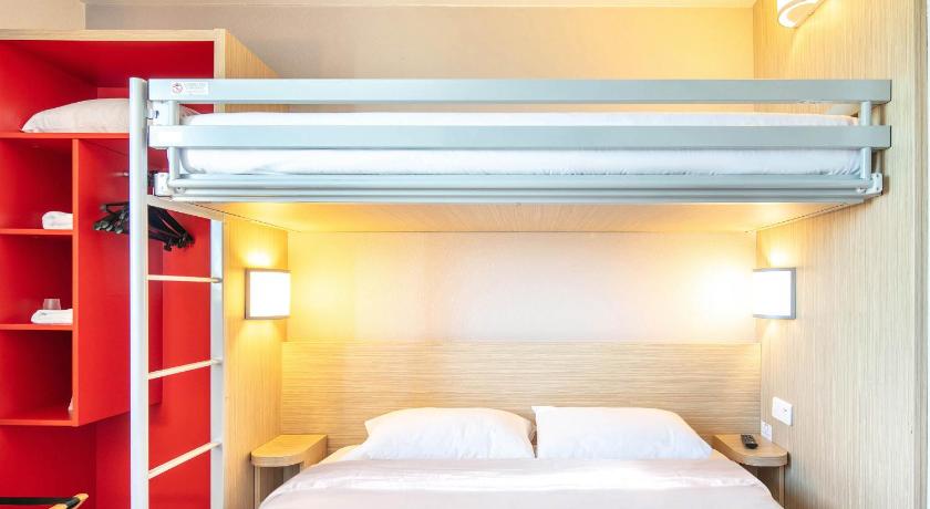 Image of Triple Room with One Double Bed and One Single Bed 1