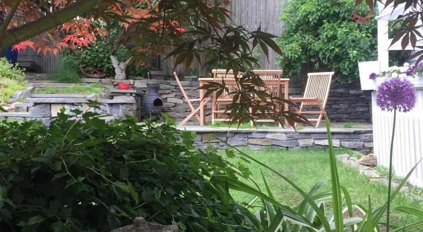 Portland (ME) Peaceful Oasis on Munjoy Hill 1st flr 3BR parking 4-Star Accommodation room