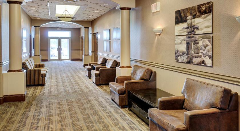 Lakeview Inns & Suites - Fort Saskatchewan photo