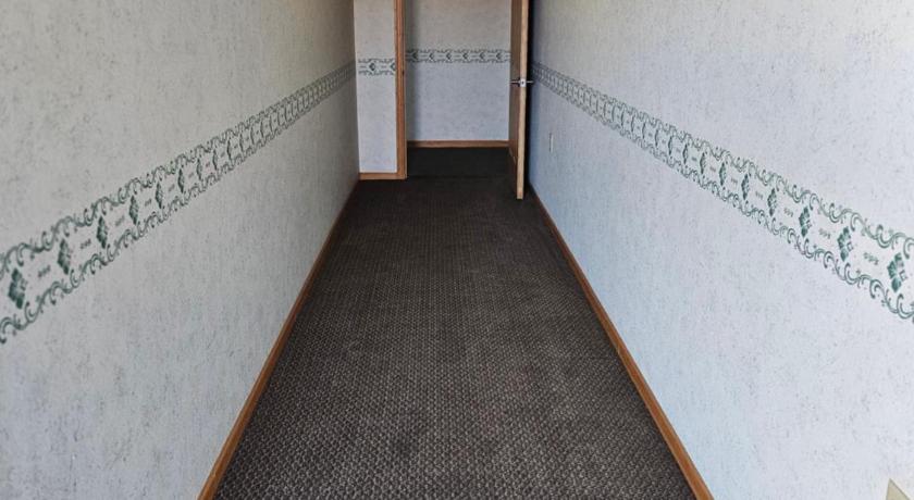 Escanaba Budget Host Inn & Suites 5-Star Accommodation view