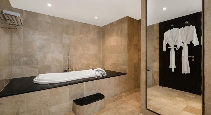 Image of Suites Collection 12