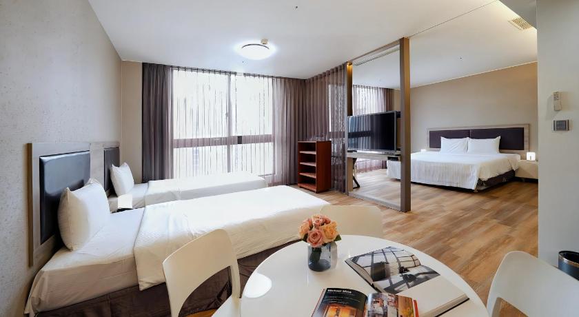 Image of Deluxe Quadruple Room 0