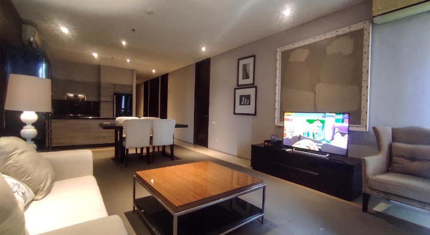 Apartment 3BR at Sumatra36 Surabaya By Travelio - image 3