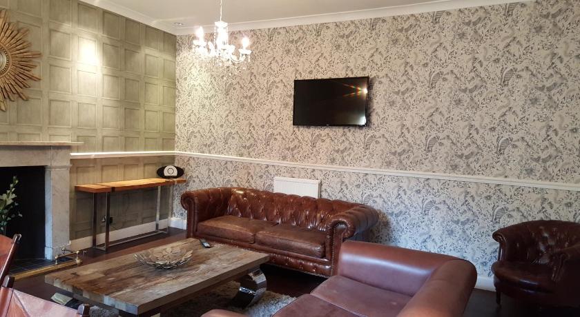 Image of Three-Bedroom Apartment 10