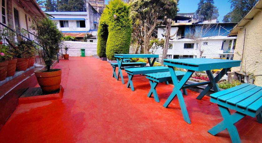 7 ROADS RESORT 50mts to lake - image 12