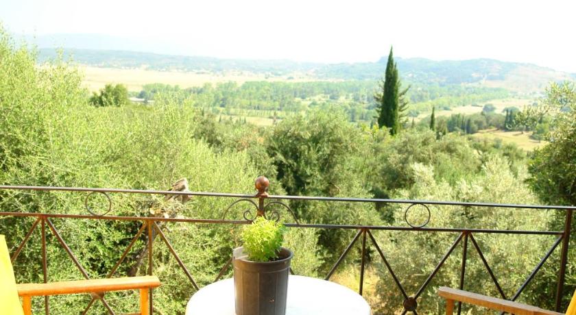 Musician's Round House & Castello photo