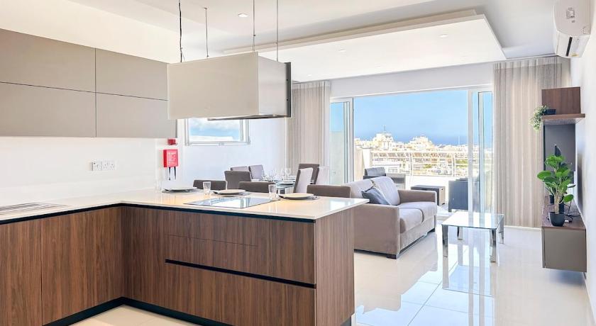 Flat 6 Mellieha Seaview & City view with Terrace, close to Beaches