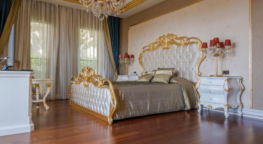 Immagine di Villa con Piscina Privata (Villa with Private Pool) 7