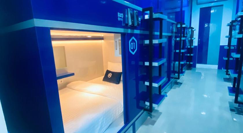Rosalyne Sleepbox Denpasar Bali - image 9