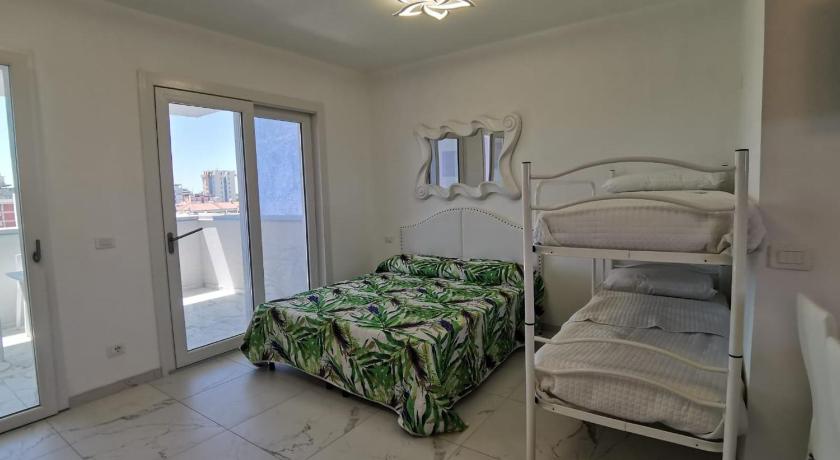 New vibrant apartment in Bibione - image 25